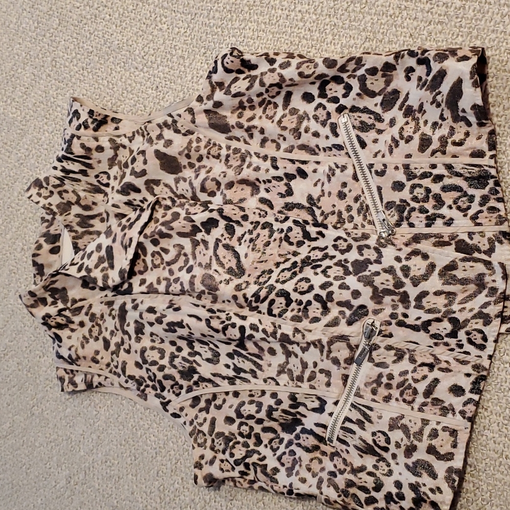Chicos Leopard Linen Vest - Picture 9 of 13